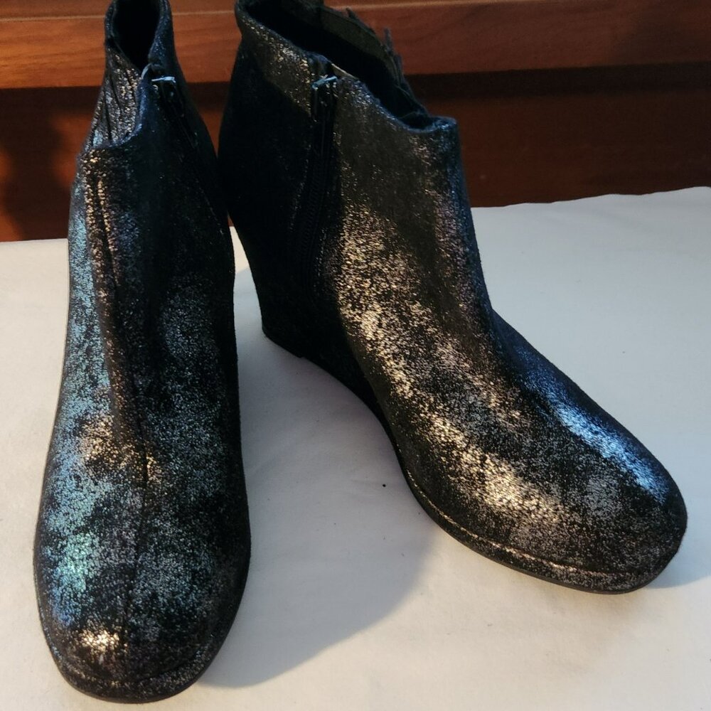 ** Rampage wedge booties sz 7M black silver GUC**